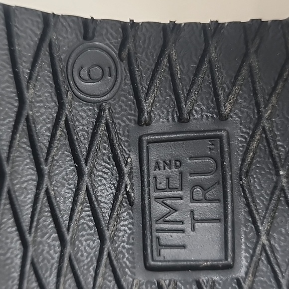 Time and Tru Women’s Winter Boots with Faux Sherpa Lining 6 Tan - Picture 8 of 11